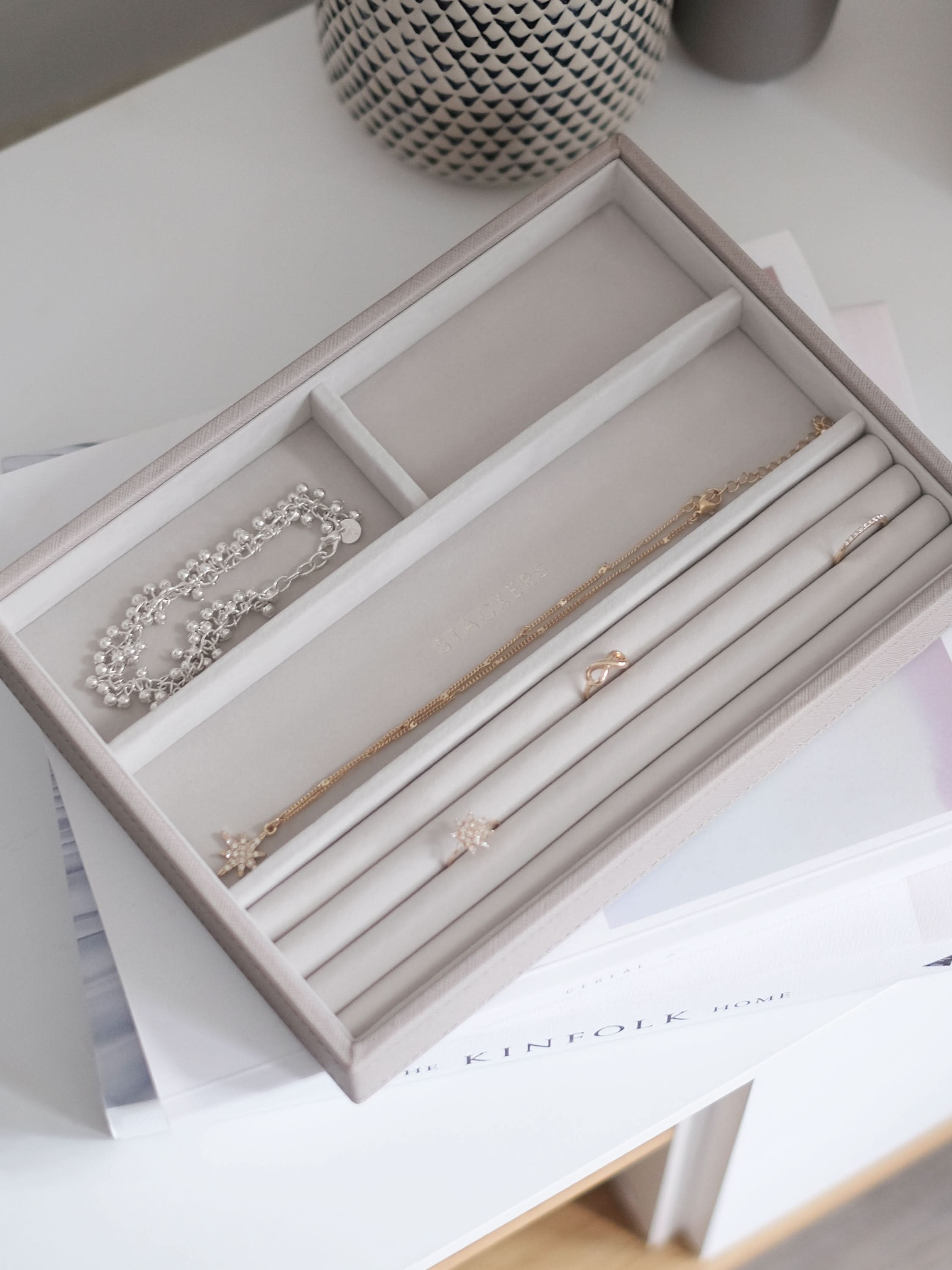 Stackers Ring & Armbandenlaag voor Klassieke Juwelendoos Taupe - Mystackers