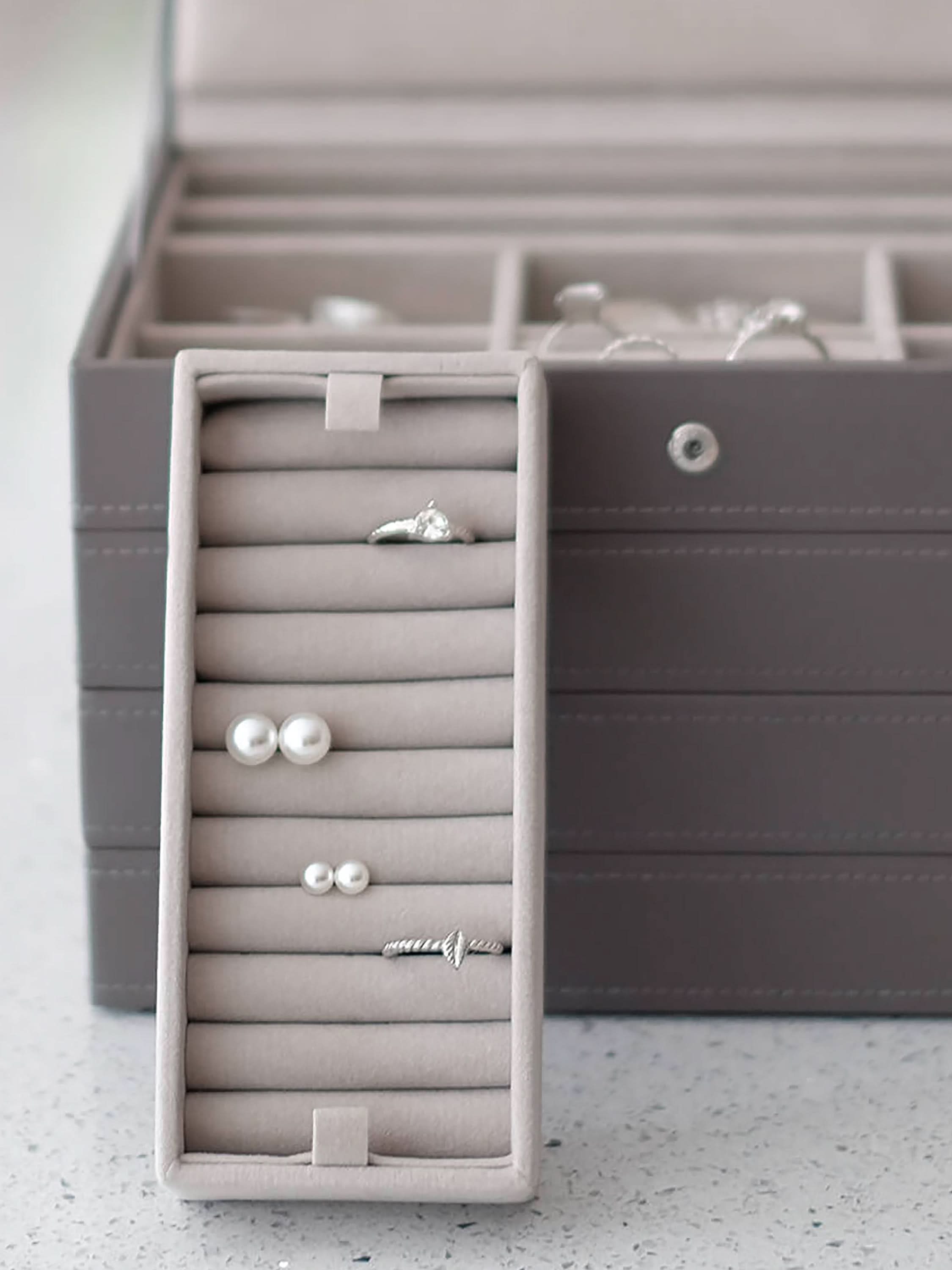 Stackers Ring Roll Zachtbruin & Wit